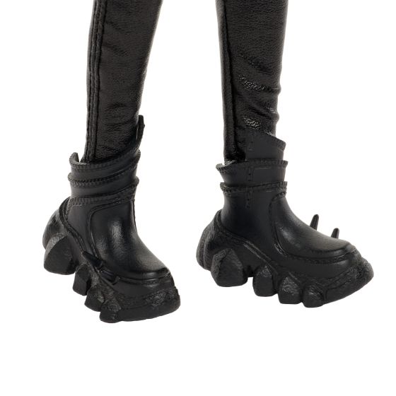 KPOP Demon Hunters Deluxe Fashion Doll - Rumi
