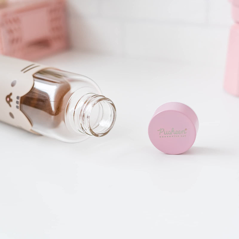 Pusheen Glass Bottle close up detail
