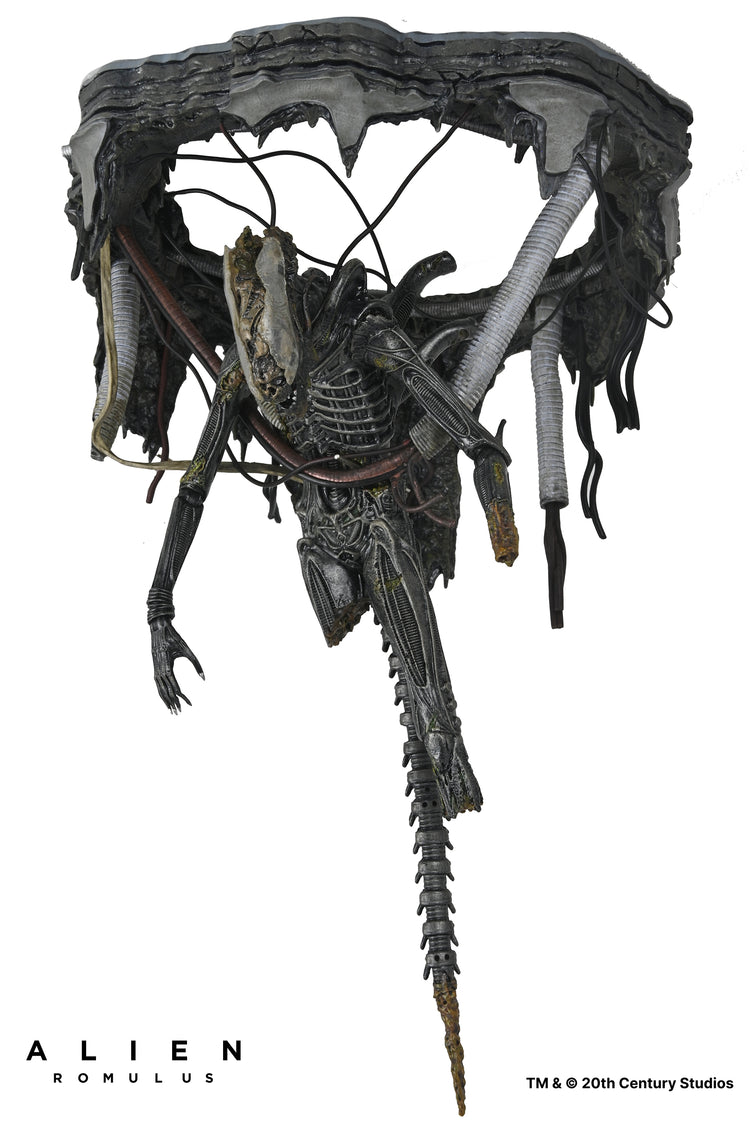 Alien: Romulus Suspended Lab Xenomorph XX121 Deluxe 7" Scale Action Figure (Pre-Order August 2025)
