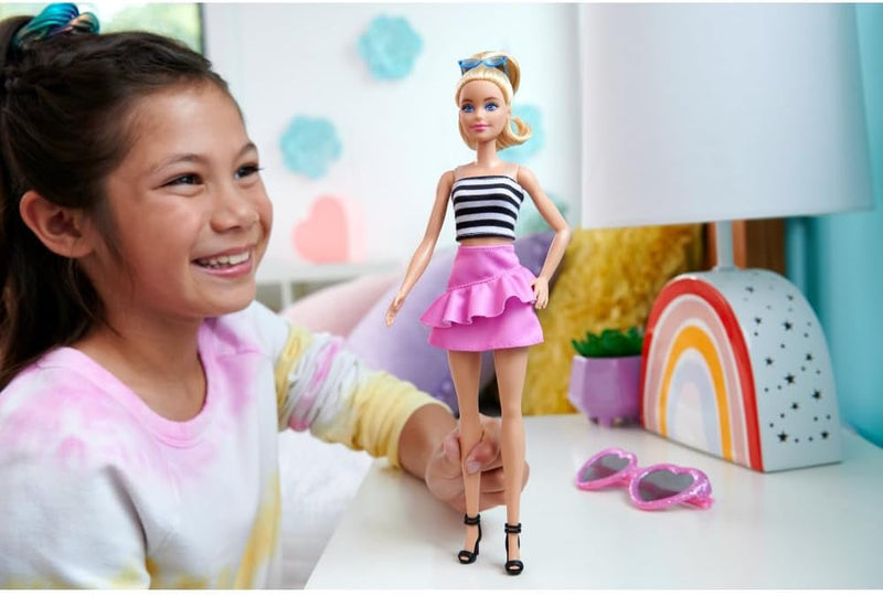 Barbie Black & White Top Fashionistas Doll - Image 2