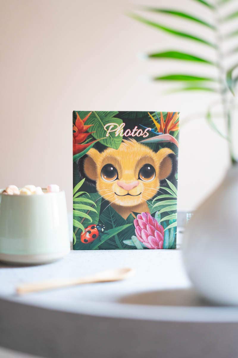 Disney Lion King Nature 100 Pockets 10x15cm Photo Album close up detail