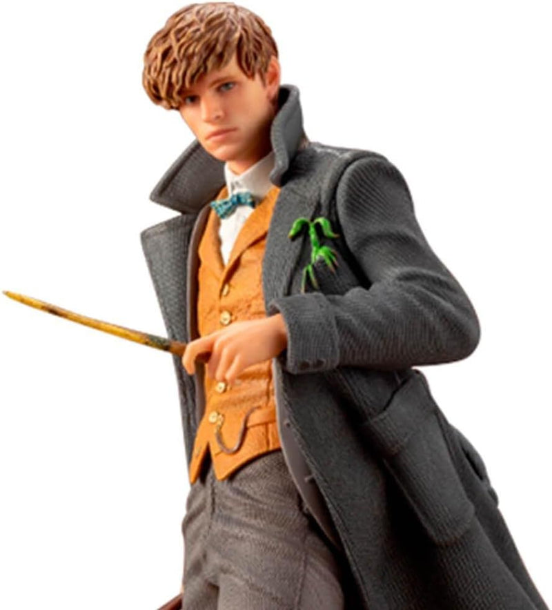 Fantastic Beasts The Crimes of Grindelwald Newt Scamander Artfx+ Kotobukiya Figure, packaging shot