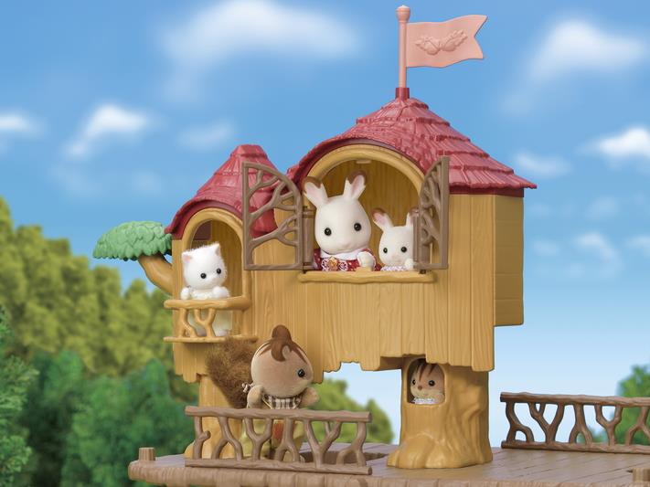 Sylvanian Families Adventure Tree House Toy Playset for Ages 3 and Up, close-up detail