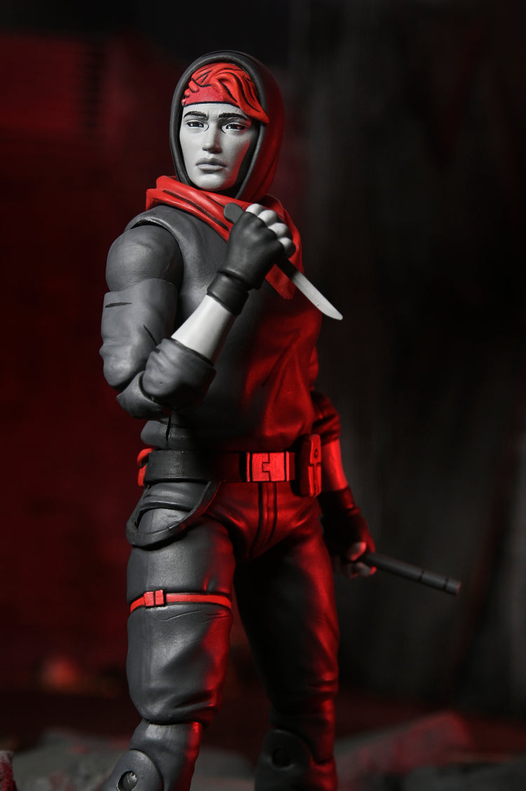 TMNT Comic The Last Ronin (The Lost Years): April (Nightwatcher) Teenage Mutant Ninja Turtles 7 Scale Action Figu, in display