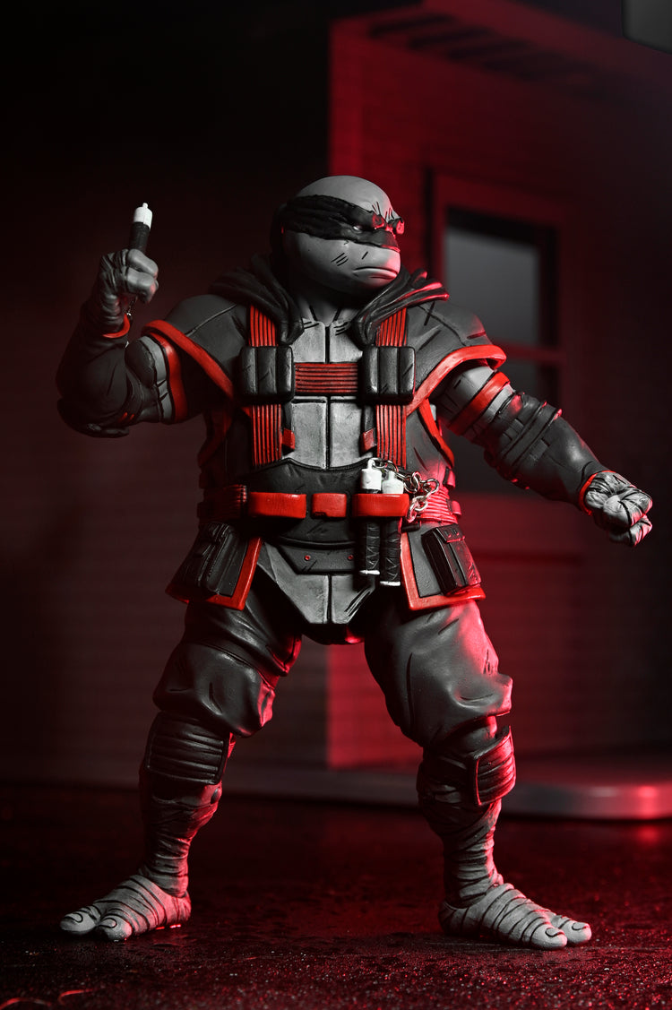 TMNT Comic The Last Ronin (The Lost Years): Michaelangelo (Nightwatcher) Teenage Mutant Ninja Turtles NECA 7 Scale, rear view
