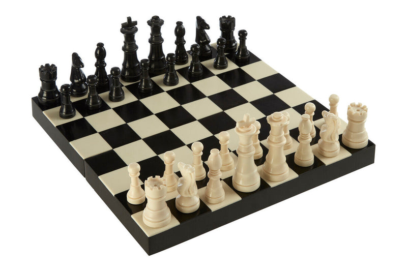 Churchill Games Black And White Foldable Chess Set, close-up detail
