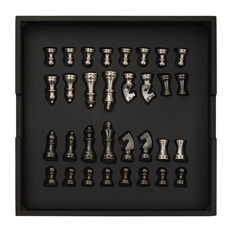Churchill Games Black And Silver Chess Set, close-up detail