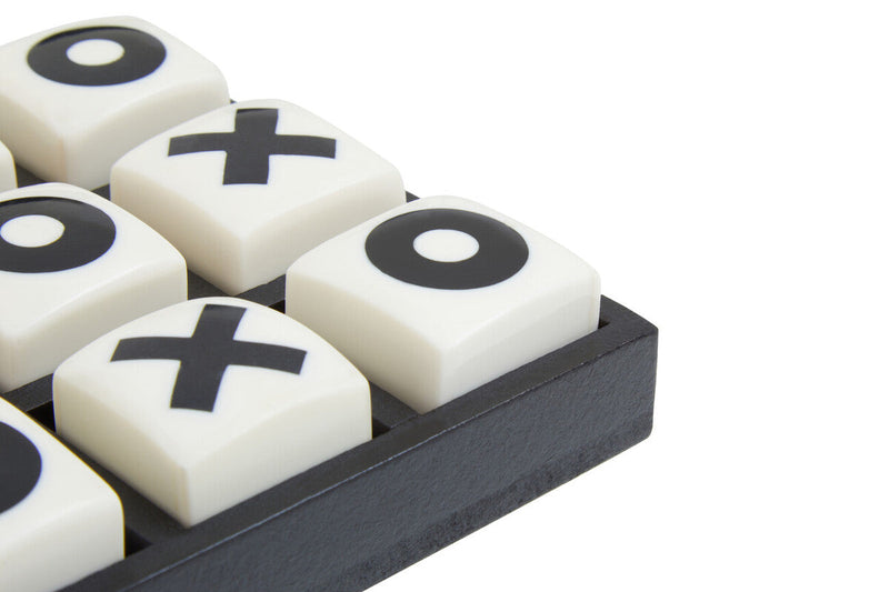 Churchill Games Extra Small White and Black Noughts and Crosses, close-up detail
