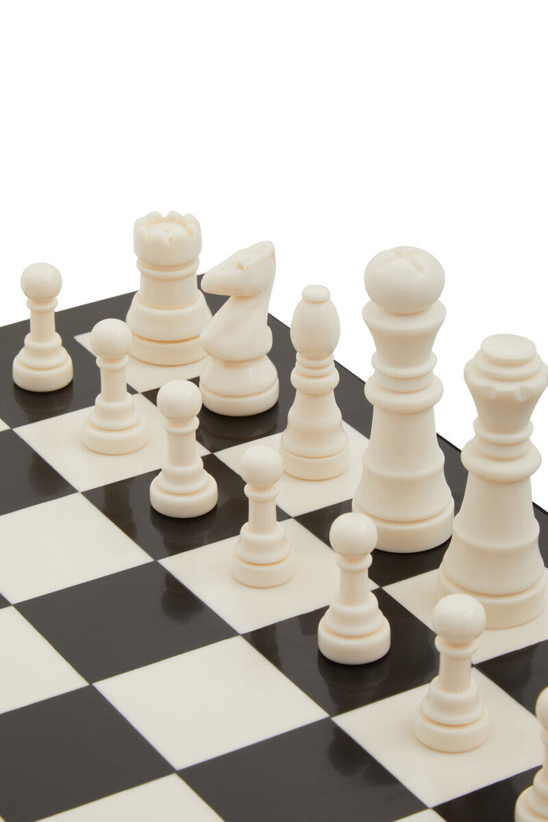 Churchill Games Black and White Chess Set, packaging shot