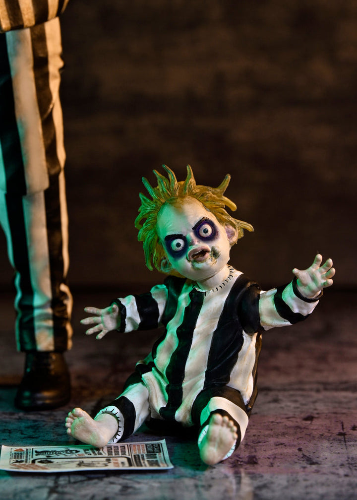 Beetlejuice Beetlejuice: Striped Suit Beetleuice Ultimate 7" Scale Action Figure
