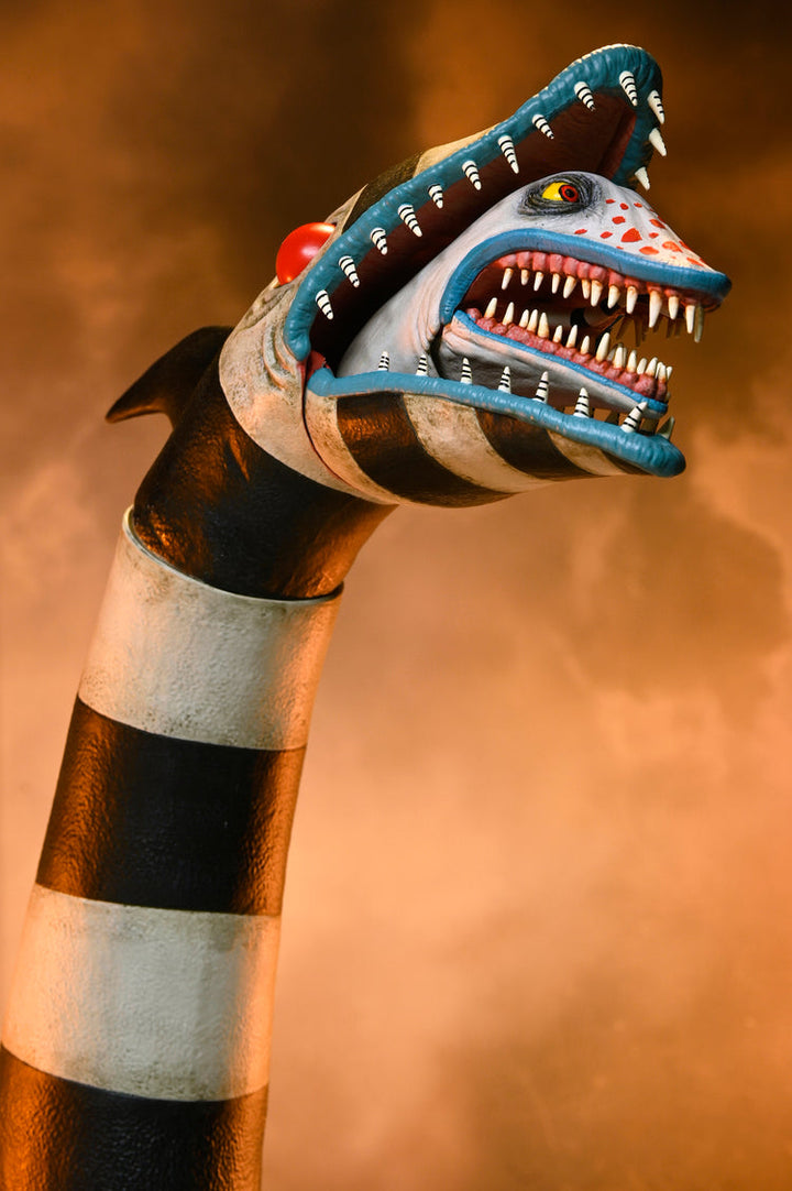 Beetlejuice Beetlejuice: Matador Beetlejuice and Sandworm Ultimate 7" 2-Piece Scale Action Figure (Pre-Order March 2026)