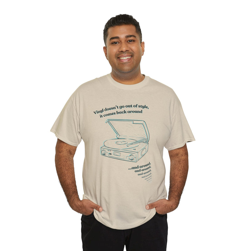 'Vinyl Doesn't Go Out Of Style' Men's T-Shirt, side angle