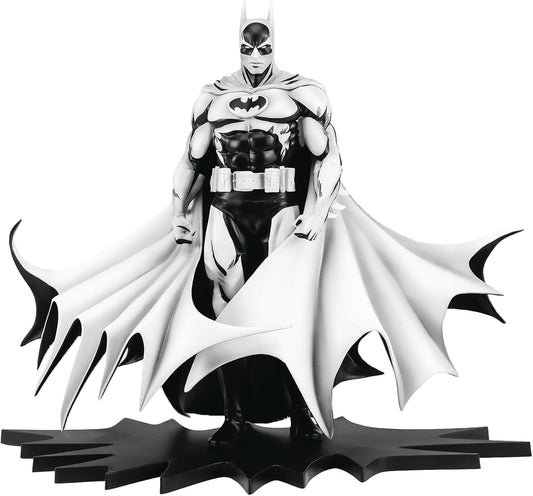 Batman Black and White DC Comics 1:8 Scale PVC Statue
