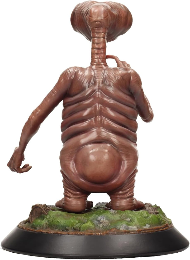 E.T. 1/4 Scale Resin Statue - Limited Edition (view 2)