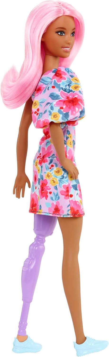 Barbie Fashionistas Doll Pink Hair, close-up detail