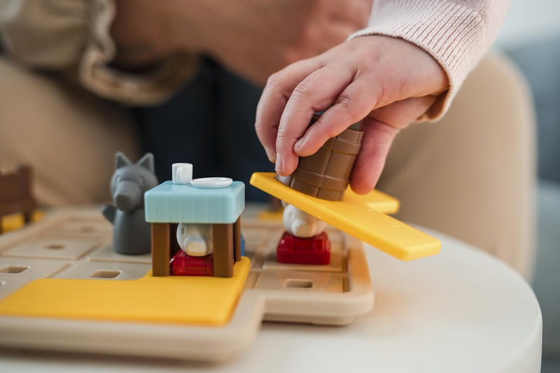 SmartGames Hide & Seek The Wolf & The 7 Goats Deluxe Puzzle Game