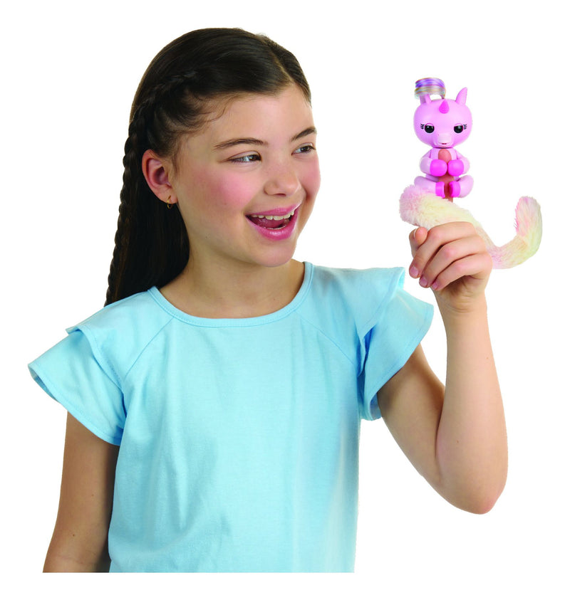 Fingerlings Snuggle Tails Unicorn - Image