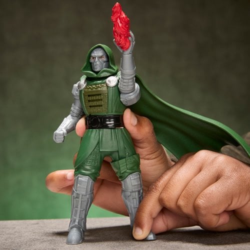 Marvel Avengers: Doomsday Doctor Doom Action FX Figure close up detail