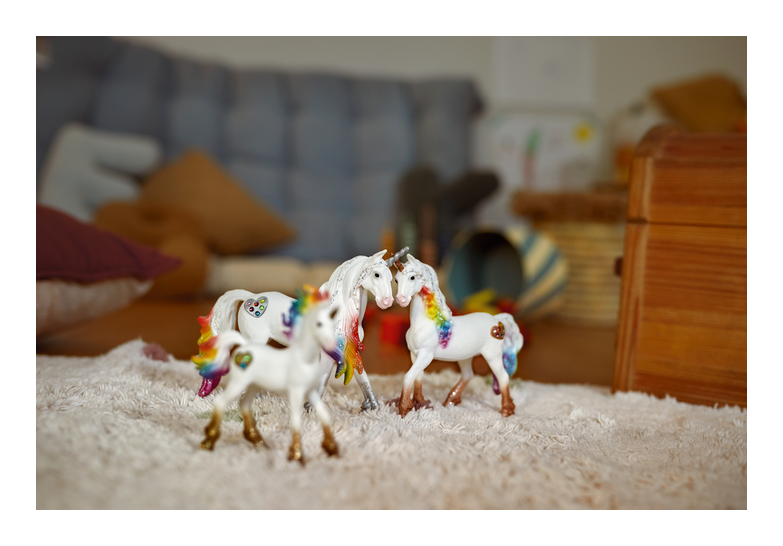 Schleich - Rainbow Love Unicorn Stallion - Image