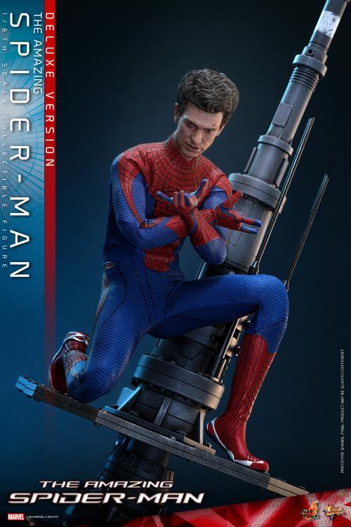 Hot Toys The Amazing Spider-Man Spider-Man Deluxe 1/6th Scale Figure