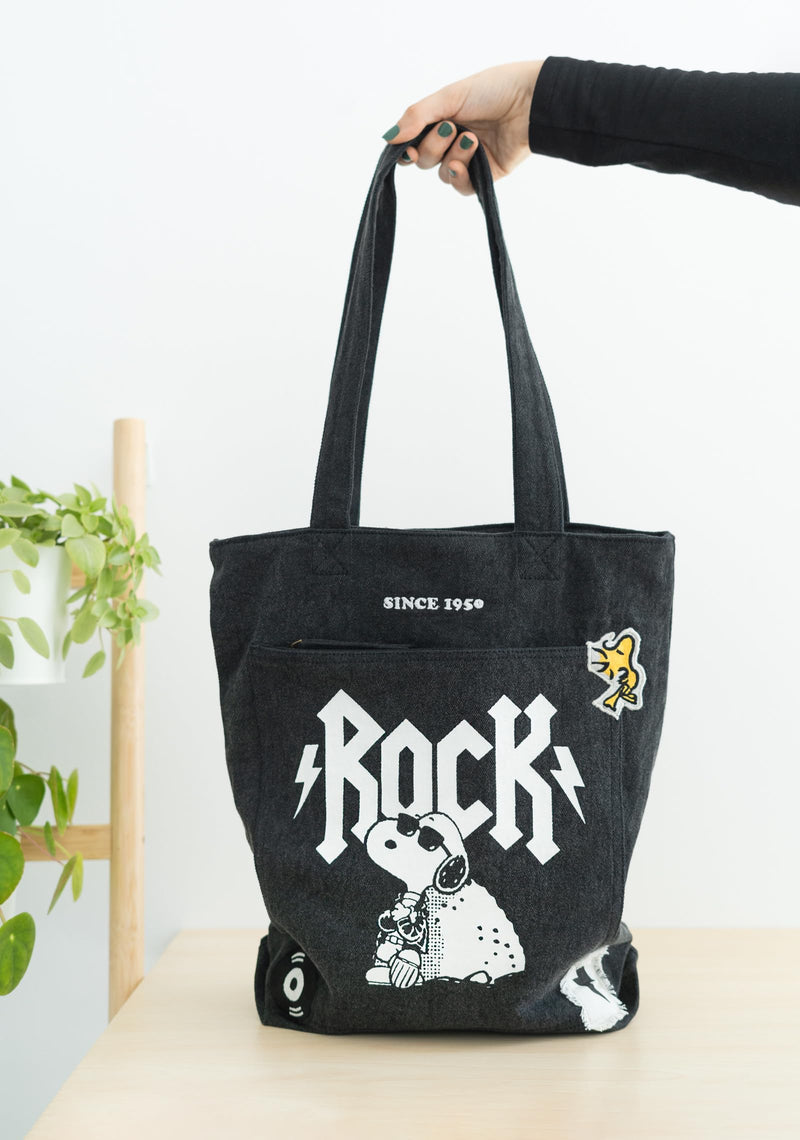 Snoopy Tote Bag packaging view