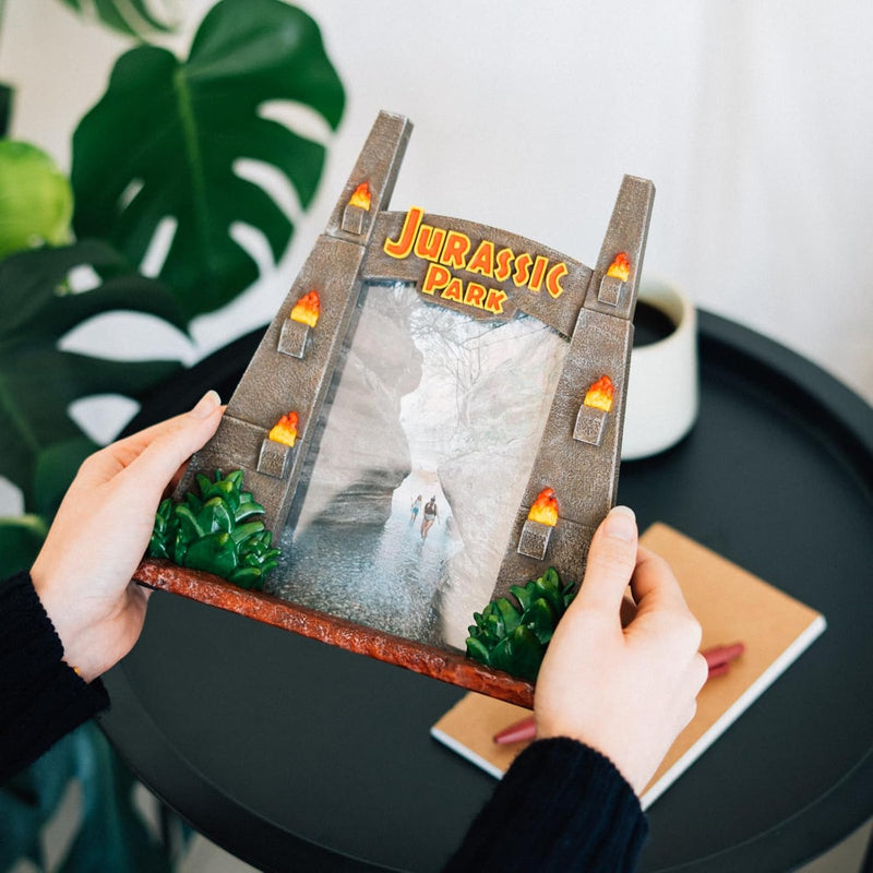 Jurassic Park Gateway 3D Photo Frame, close-up detail