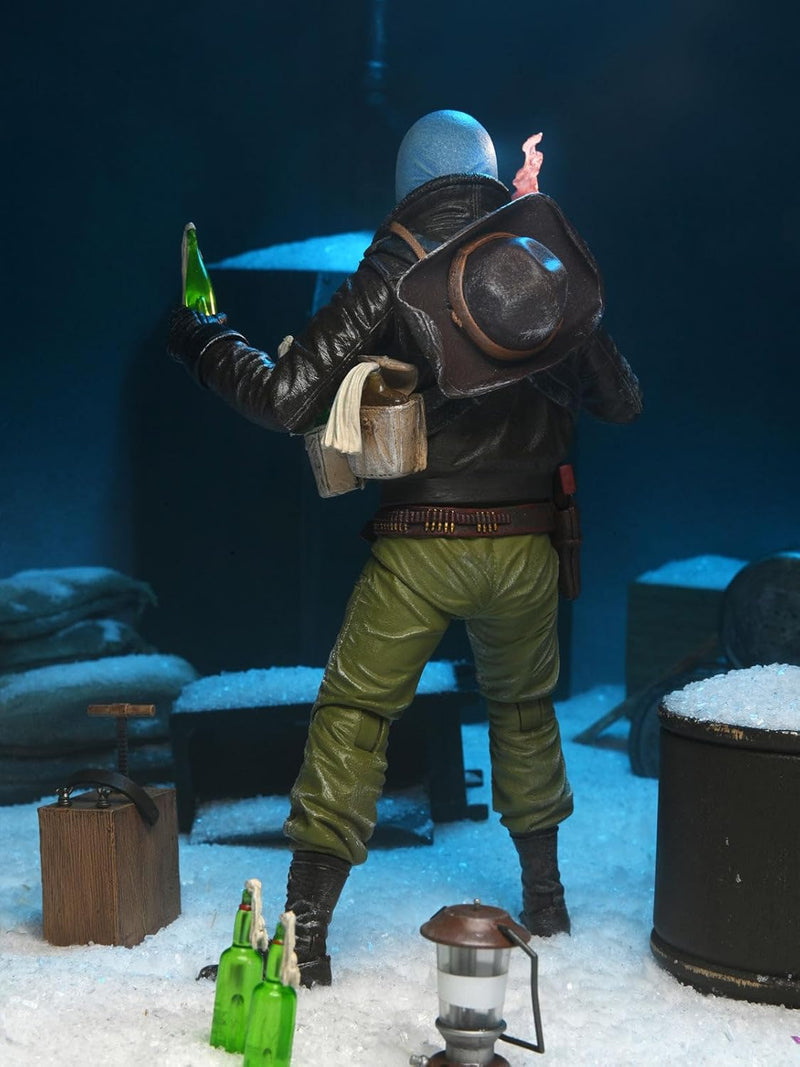 MacReady The Thing (Last Stand) Ultimate 7" Scale Action Figure (view 3)