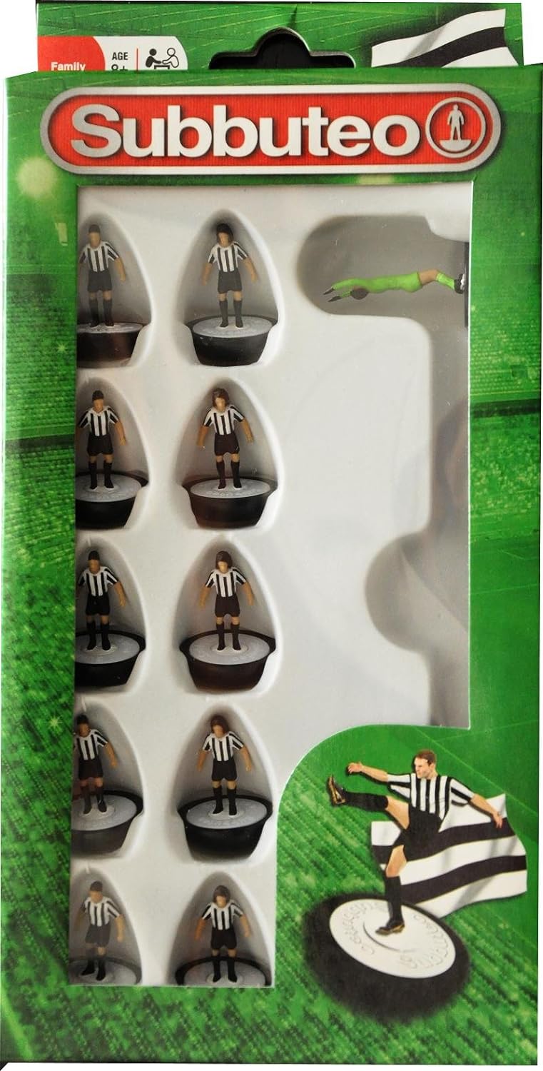 Subbuteo Black &White Striped Team Set