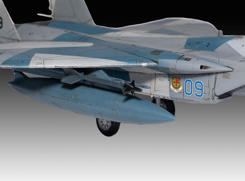 REVELL Model Set Boeing F 15C Eagle 1:72 Model Set - Image 4