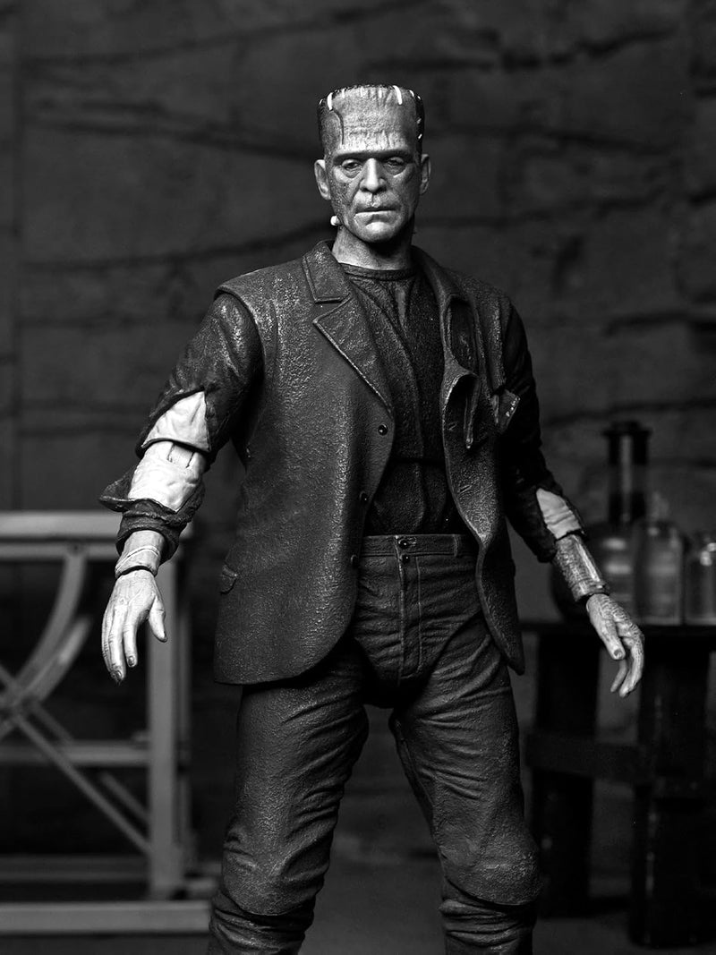 Universal Monsters (B/W) Bride Of Frankenstein "Frankenstein's Monster" Ultimate 7" Scale Action Figure (view 3)