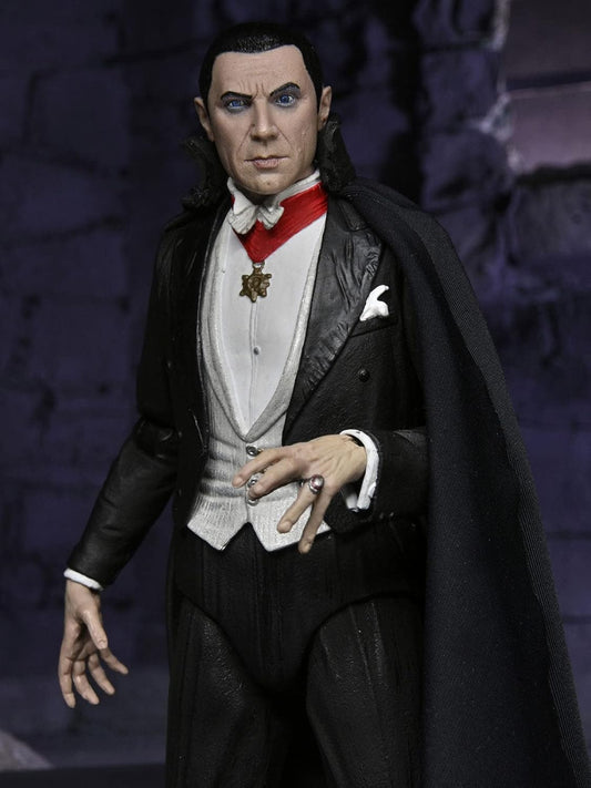 Universal Monsters (Colour) Dracula (Transylvania) Ultimate 7" Scale Action Figure (view 2)