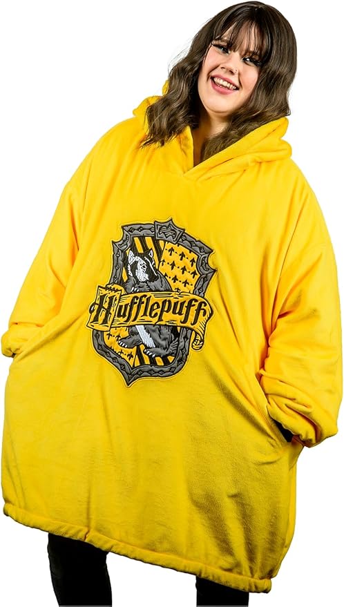 Harry Potter: Hufflepuff Oversized Hoodie Blanket