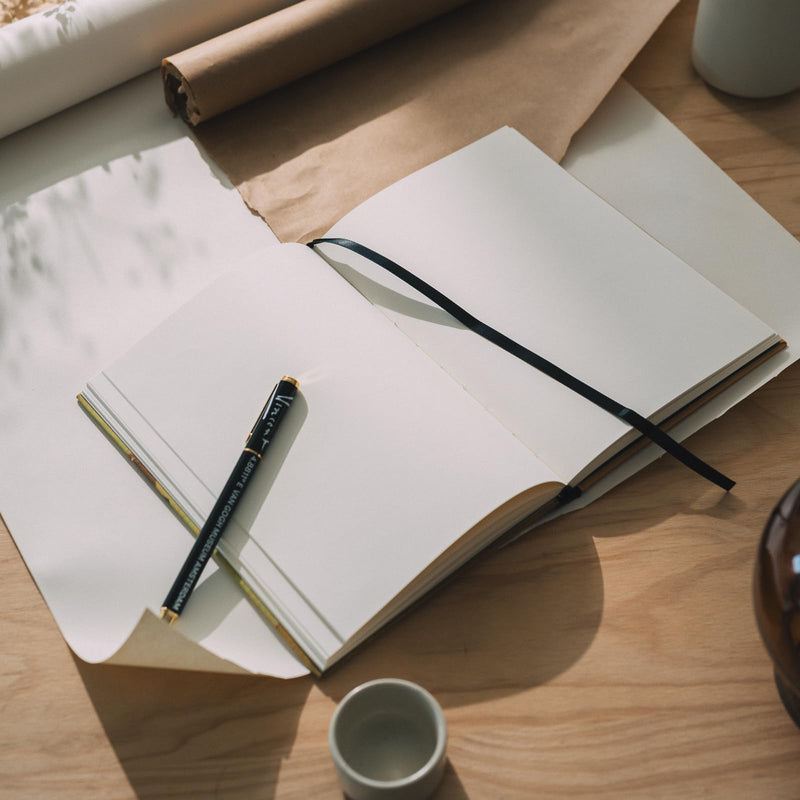 Van Gogh Museum Premium Notebook and Pen Set, in display