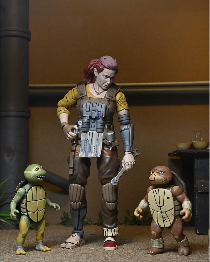 TMNT Comic The Last Ronin - The Lost Years - Grammy April With Baby Yi And Moja (TMNT Comic Book Series) 7" Scale Action Figure Teenage Mutant Ninja Turtles (view 2)