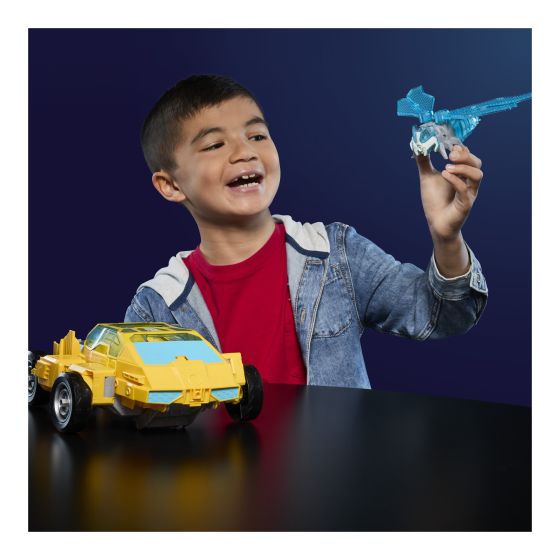 Transformers CYBERWORLD Energon Surge Bumblebee Power Spark