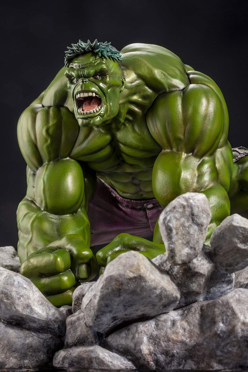 Marvel Hulk Artfx Premier Kotobukiya Limited Edition Statue, in display