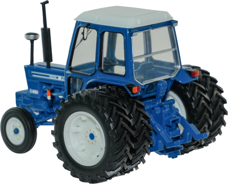 Britain's Ford 7600 Tractor with Dual Wheels 1:32 - Image 3