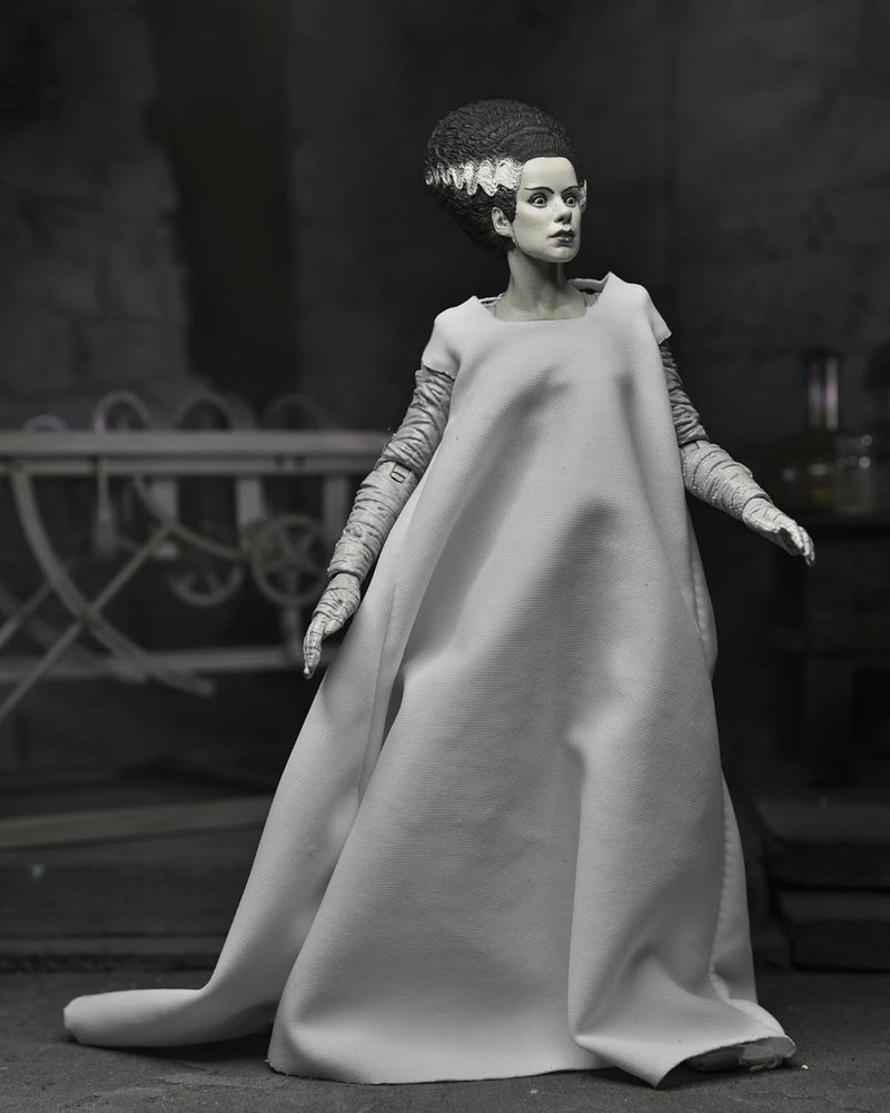 Universal Monsters (B/W) Bride Of Frankenstein Ultimate 7" Scale Action Figure (view 2)