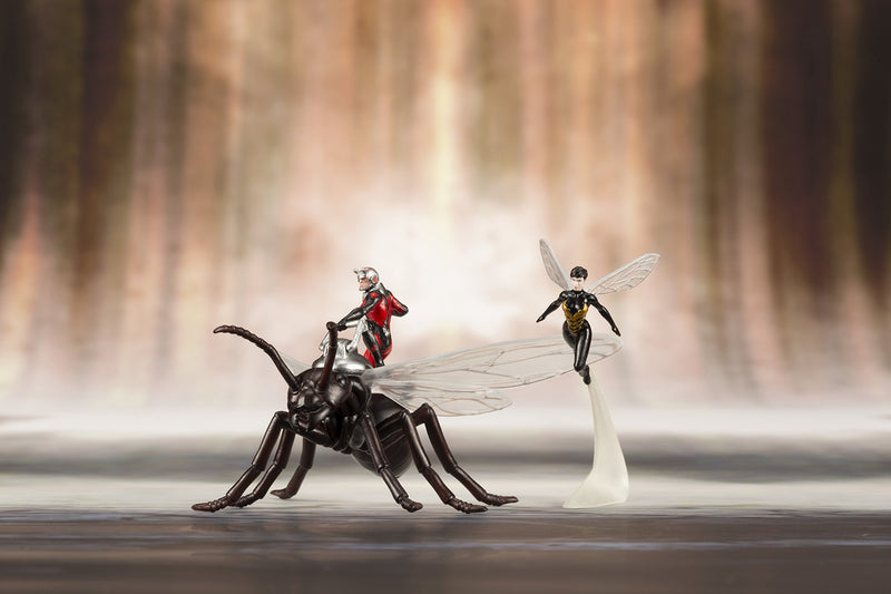 Avengers Astonishing Antman & Wasp Artfx+ Statue (Marvel Com, in display