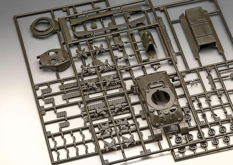 REVELL 63290 Sherman M4A1 1:72 Scale Model Set - Image 7