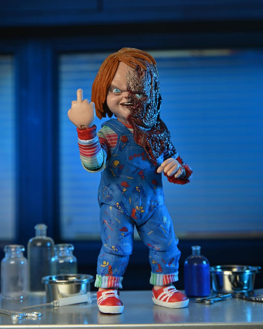 Chucky (TV Series) Ultimate 7" Scale Action Figure (view 2)