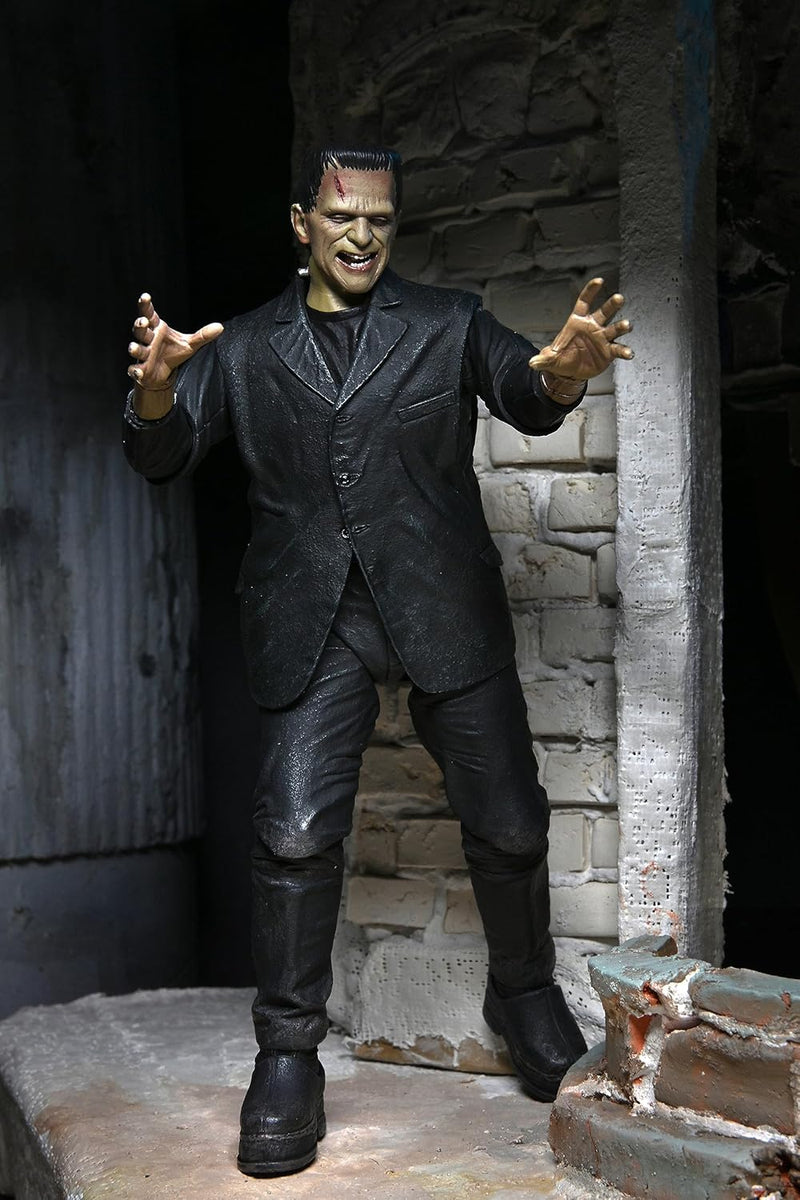 Frankenstein's Monster Universal Monsters (Colour) Ultimate 7" Scale Action Figure (view 4)