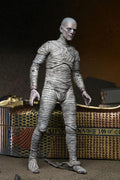Universal Monsters (Colour) Mummy Ultimate 7" Scale Action Figure (view 2)