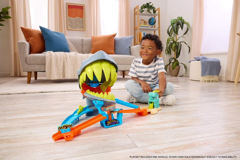 Hot Wheels City Shark Beach Playset, alternate view