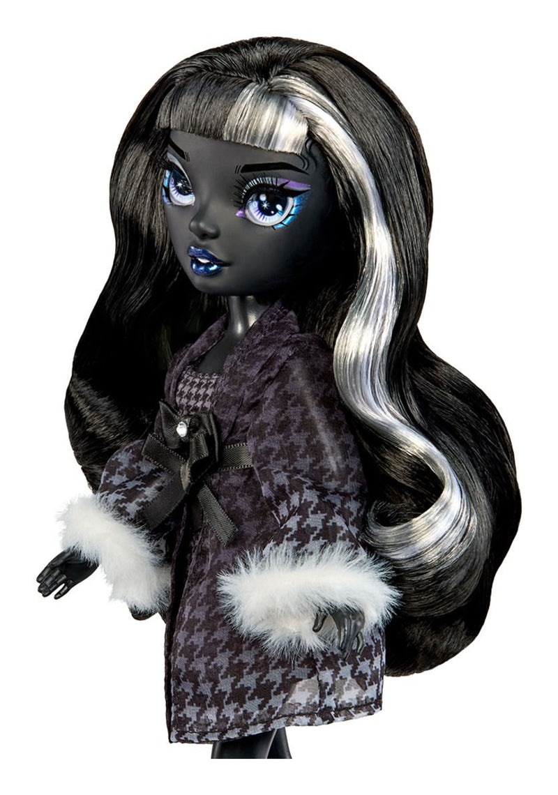 Shadow High Fashion Doll Sleepover - Shanelle - Image