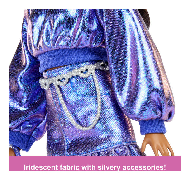 Barbie Deluxe Style Metalic - Blue Sweater, in display