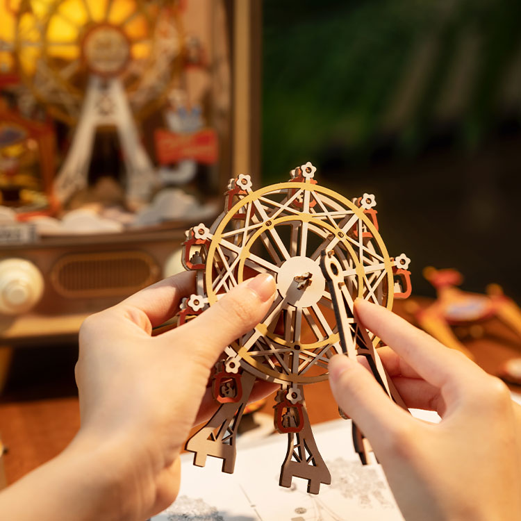Sunset Carnival AMT01 3D Wooden Puzzle, close-up detail
