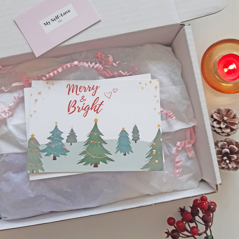 A PINK & COSY CHRISTMAS | FESTIVE PAMPER GIFT BOX, close-up detail
