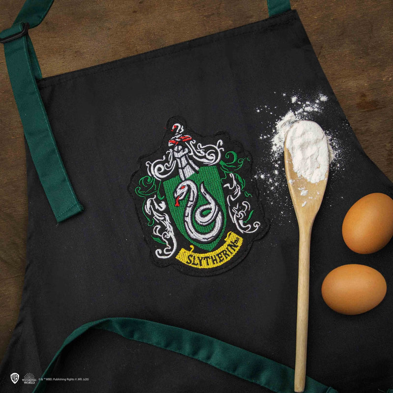 Harry Potter Slytherin Apron, close-up detail