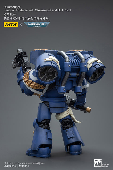 Warhammer 40K 1/18 Scale Ultramarines Vanguard Veteran with Chainsword and Bolt Pistol